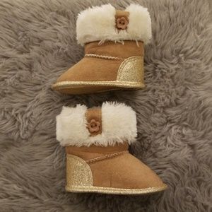 Brown baby boots